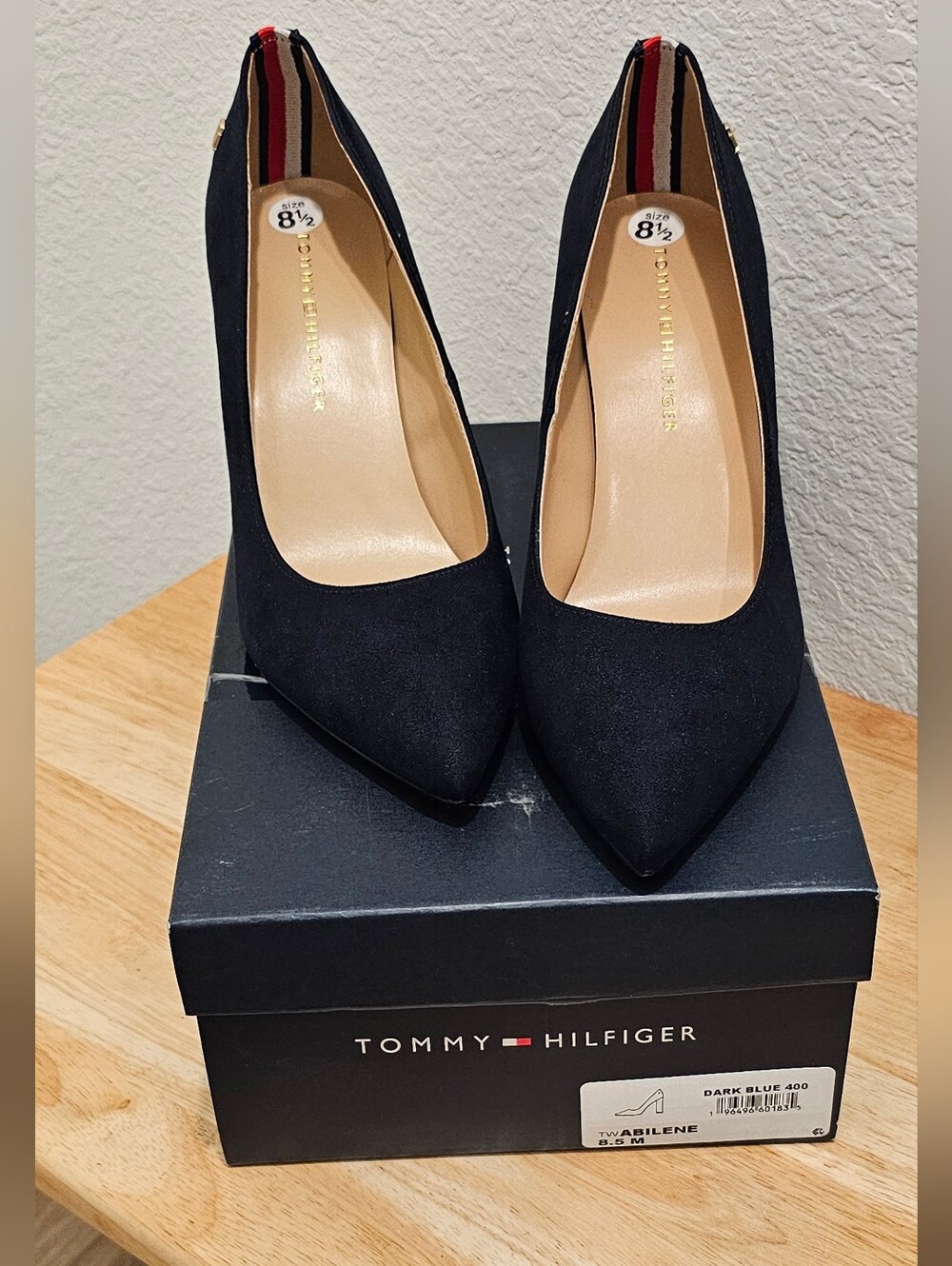 Tommy Hilfiger Abilene Pointed Toe Block Heel Pumps Navy - NIB Size 8.5